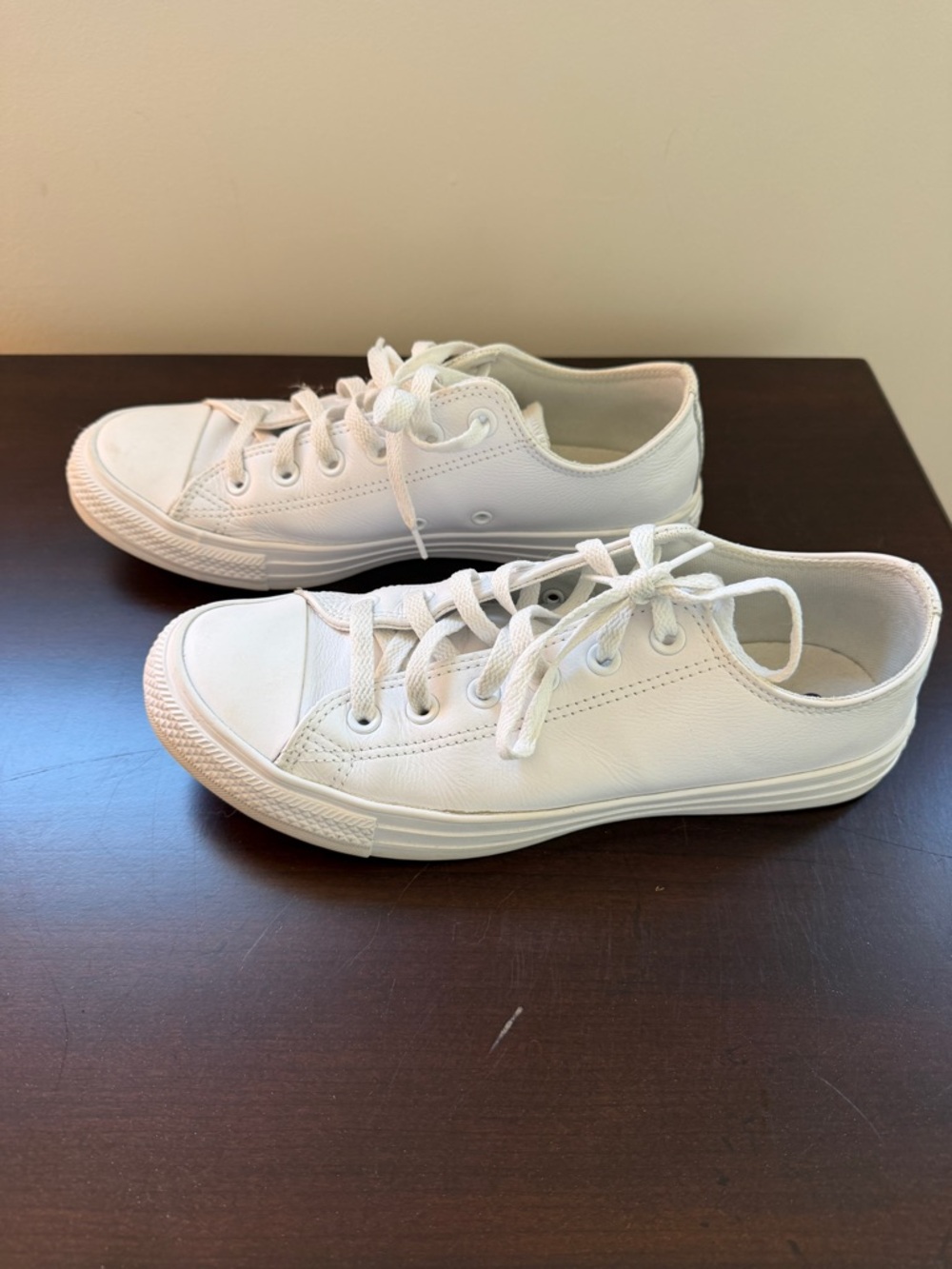 White Leather Converse Low Tops ~ Size 9.5 Women’s
